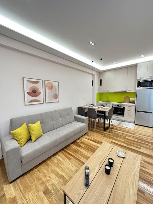 אתונה A Fully Renewed Modern Apartment מראה חיצוני תמונה