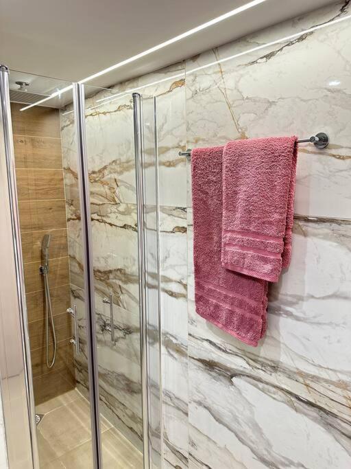 אתונה A Fully Renewed Modern Apartment מראה חיצוני תמונה