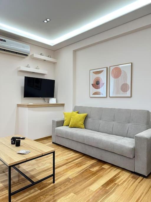 אתונה A Fully Renewed Modern Apartment מראה חיצוני תמונה