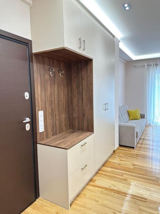 אתונה A Fully Renewed Modern Apartment מראה חיצוני תמונה